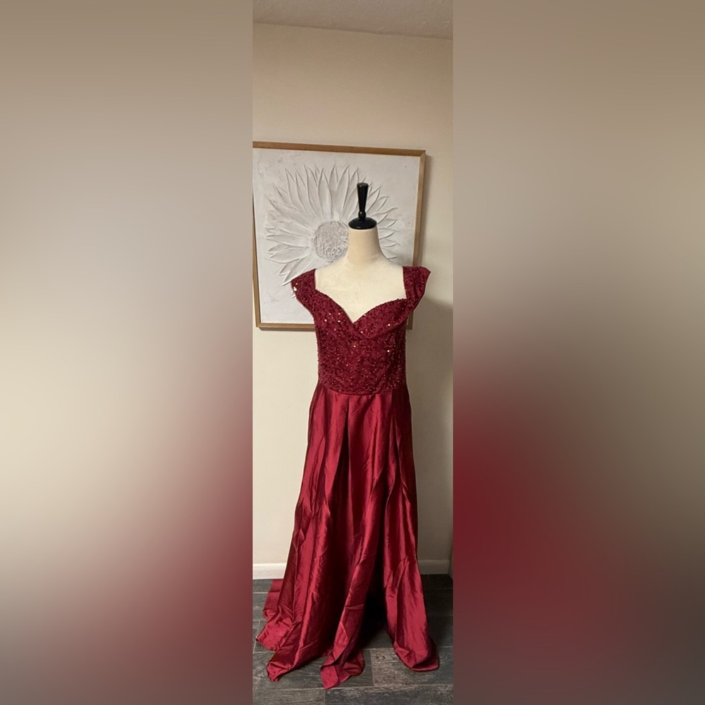 Chic Red Wine color Evening Gown